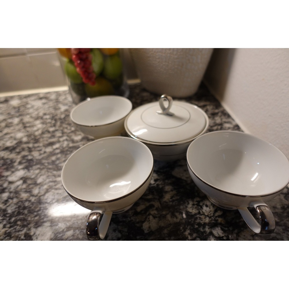 Vintage MIKASA Narumi JAPAN fine China teacups and sugar bowl - Picture 6 of 10